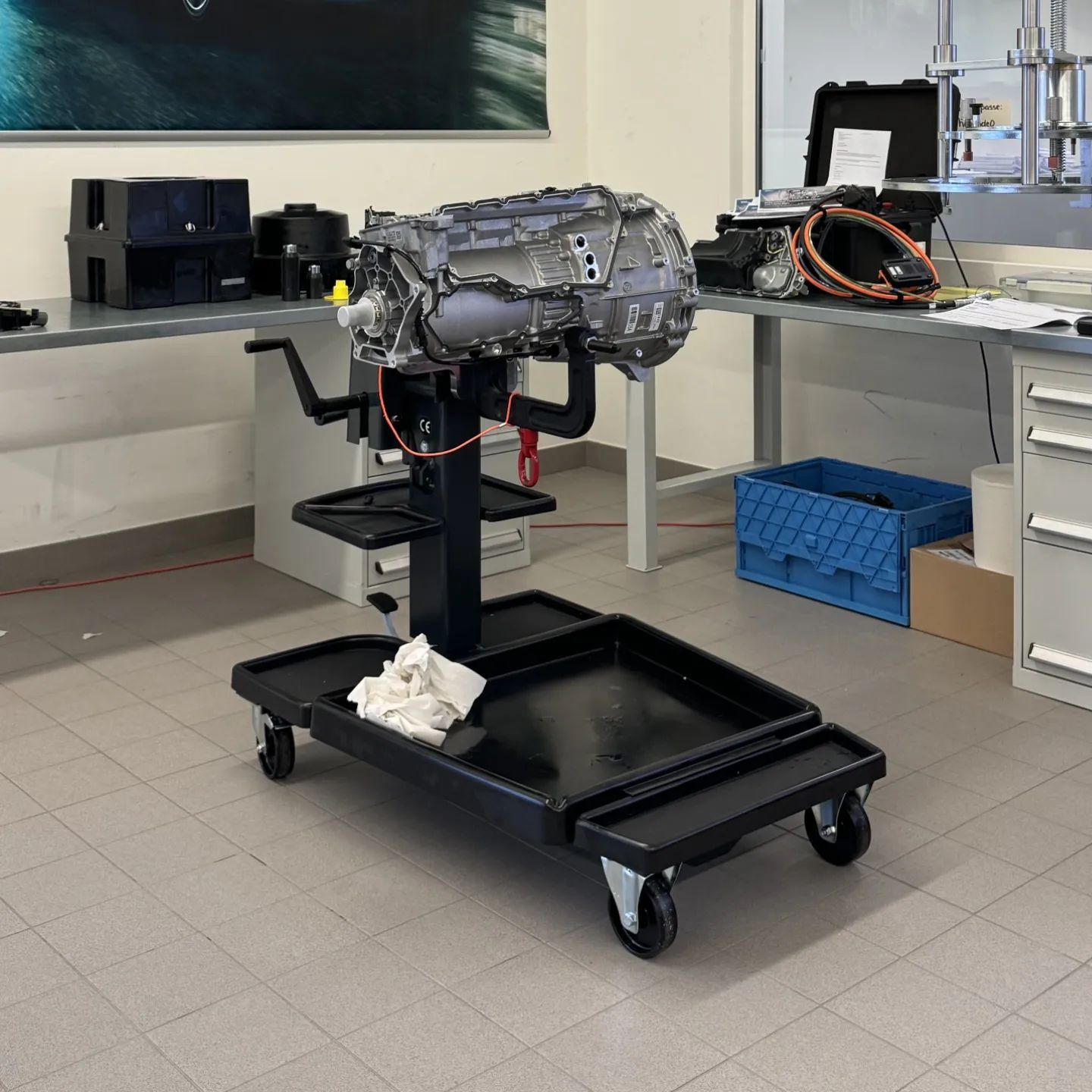 Technisches Training am neuen ZF 8HP Hybrid Getriebe